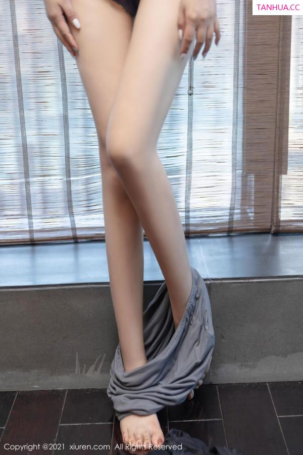 允薾  [XiuRen]高清写真图 2021.10.15 No.4072 允薾第65张图片